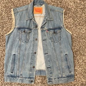 BRAND NEW MENS LEVI’S JEAN VEST